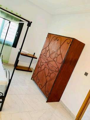 Appartement moderne avec piscine privée et jardin sécurisé image 9