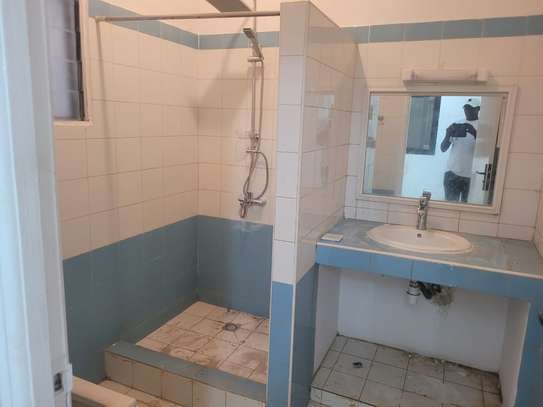 Trois chambres à louer par mois image 4
