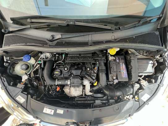 Peugeot 208 1.4 bluehdi 2017 image 3