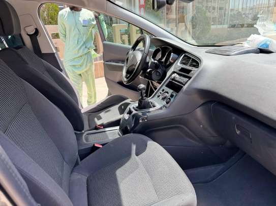 LOCATION DE VOITURE PEUGEOT 5008 image 4