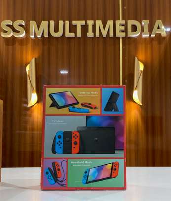 Nintendo Switch image 2