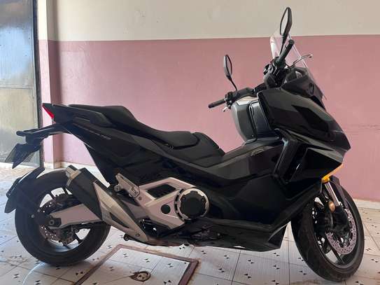 Honda Forza 750 année 2022 image 2