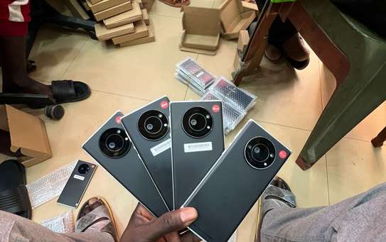 Shar aquos leitz 1 256g ram 16go 5g image 3