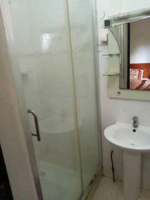 Mermoz deux chambres salon à louer image 8