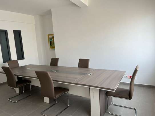 Salle de réunion a la Cite Keur Gorgui image 4