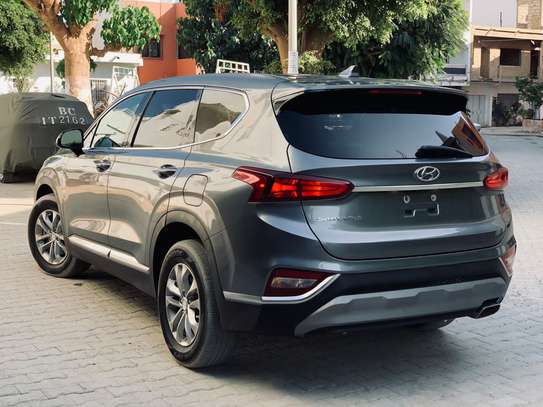 Hyundai SantaFe année 2019 4 cylindres image 4