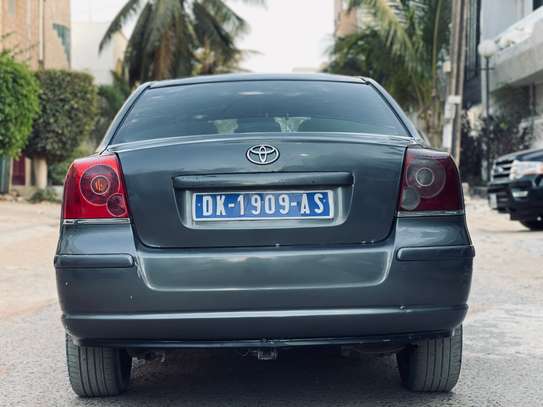 Toyota Avensis image 8