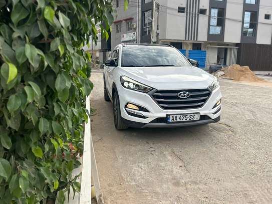 Hyundai Tucson diesel image 7