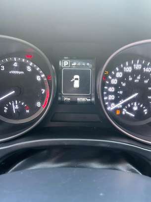Hyundai Santa Fe 2017 – Intérieur cuir – Excellent état image 8