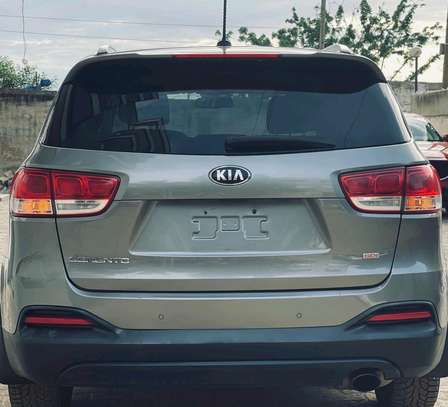 Kia Sorento image 12