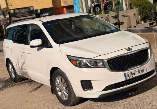 KIA SEDONA image 4