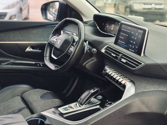 Peugeot 3008 GT Line 2018 image 8