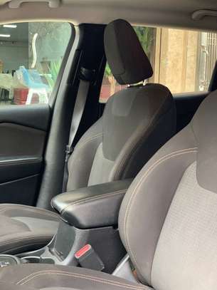 Jeep Cherokee image 12