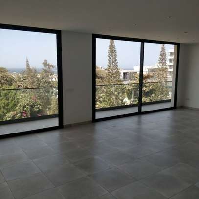 Appartement à Fann Mermoz avec piscine image 1