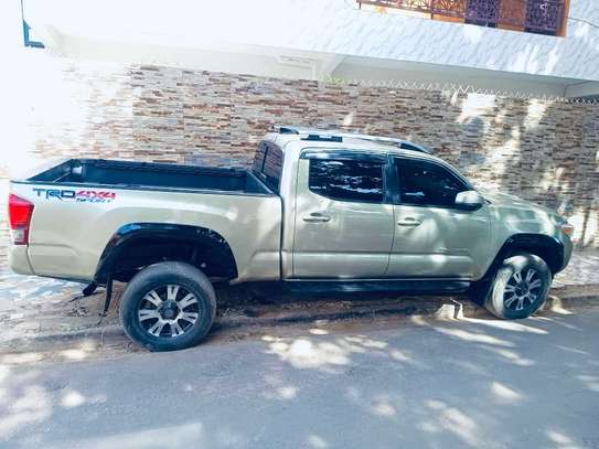 Toyota TACOMA TRD 4X4 image 3