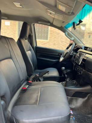 Toyota Hilux image 3