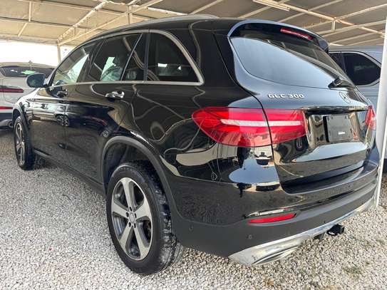 Mercedes Benz GLC 300 coupe image 4