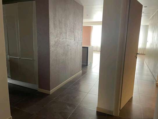 Bel appartement  type F4 à Fann Residence image 11