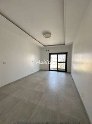 Appartement à louer au point E image 4