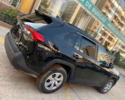 TOYOTA RAV4 2019 image 13