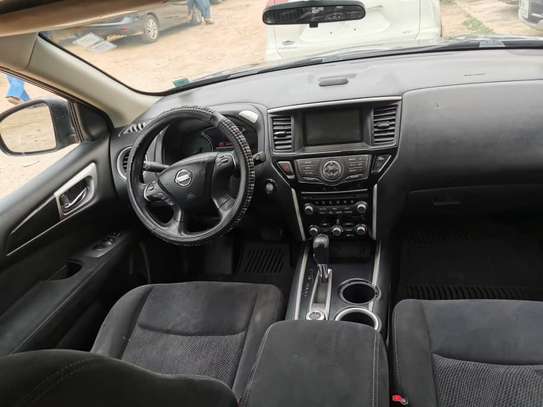 Nissan pathfinder image 4