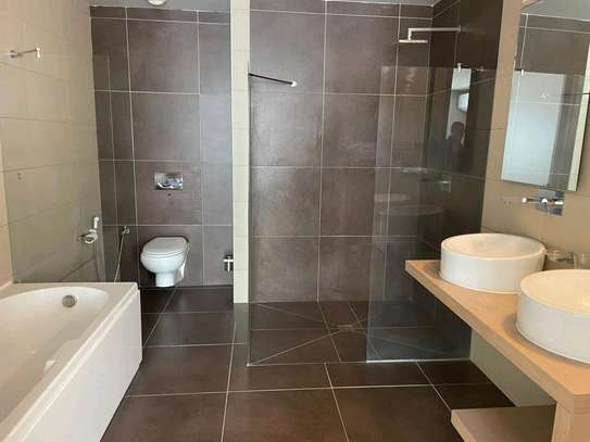 Bel appartement  type F4 à Fann Residence image 3