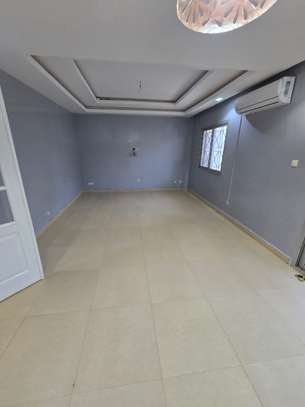 Appartement F4 à louer à Yoff image 1