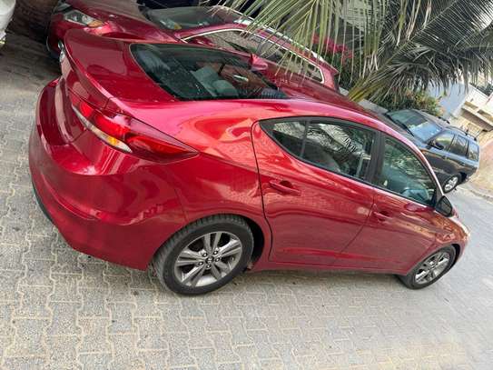 Hyundai Elantra image 4