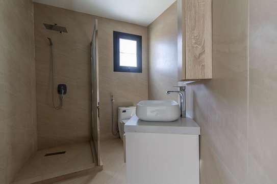 Appartement F4 avec vue sur mer à louer au virage image 8