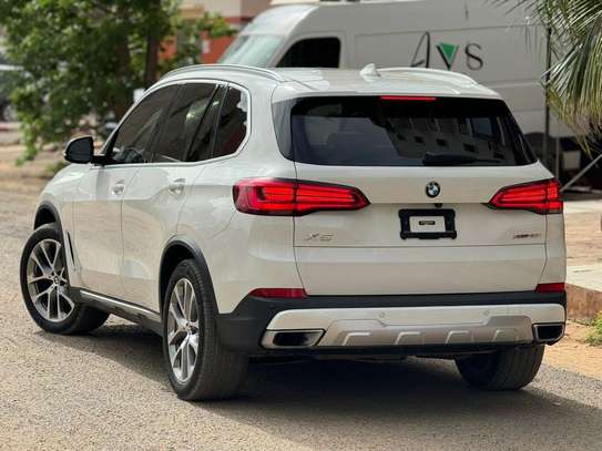 BMW X5 2019 Xdrive image 3