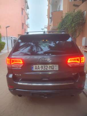 Jeep grand cherokee overland image 3