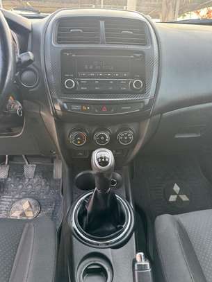 Mitsubishi RVR image 10