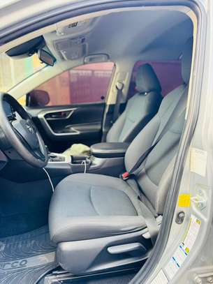 Toyota Rav 4 2021 image 8