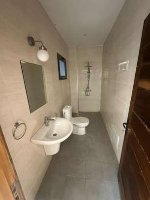 A LOUER APPARTEMENT F4 NGOR image 8