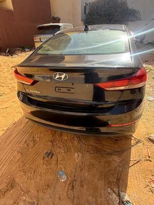 Hyundai Elantra 2017 image 4