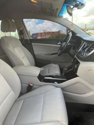 Hyudai tukson 2017 essence 1’6 venant  toute neuves image 5