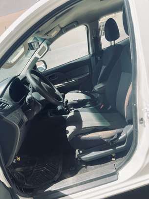 Mitsubishi l200 image 8