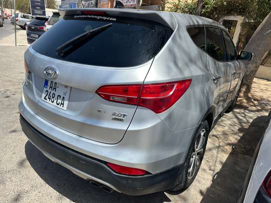 Hyundai Santafe 2014 image 4