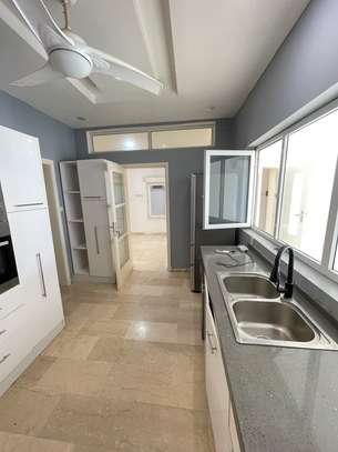 Appartement à louer a la Cité Cheikh Amar image 8