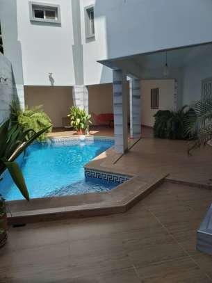 Grande villa R+1 à louer à Sotrac Mermoz image 12