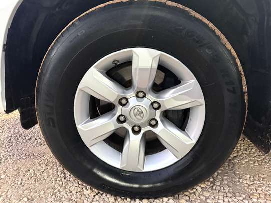 Toyota Land Cruiser Prado image 11
