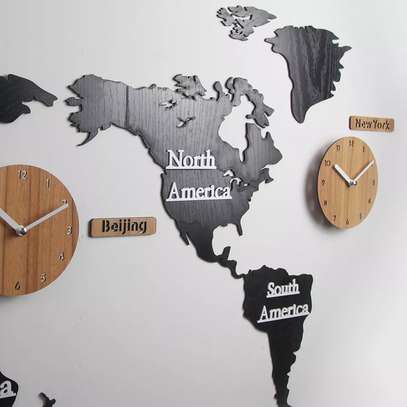 horloge murale 3D avec la carte du monde en bois grande image 4
