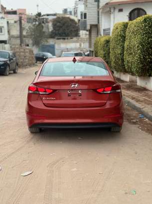Hyundai elantra 2017 image 3