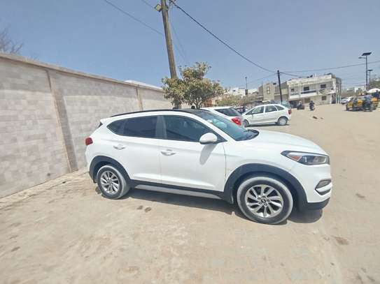 Hyundai tucson 2017 image 4