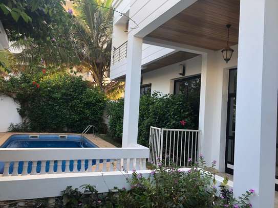 Villa à louer aux Almadies vers King Fahd Palace image 7