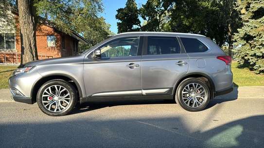 Mitsubishi Outlander image 4