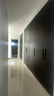 F4 moderne Route king Fahd Almadies image 2