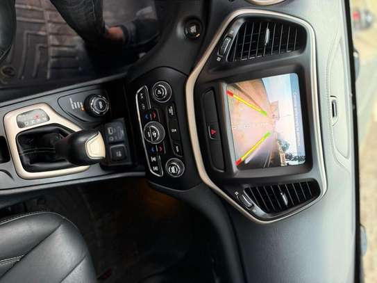 Jeep Cherokee HighLatitude-2016 image 10