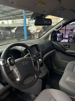 Hyundai Starex van 12 places Full options image 7