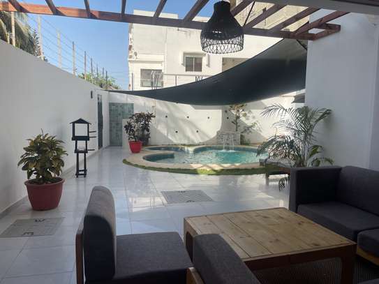 Très grand bel appartement meublé avec piscine à louer image 3
